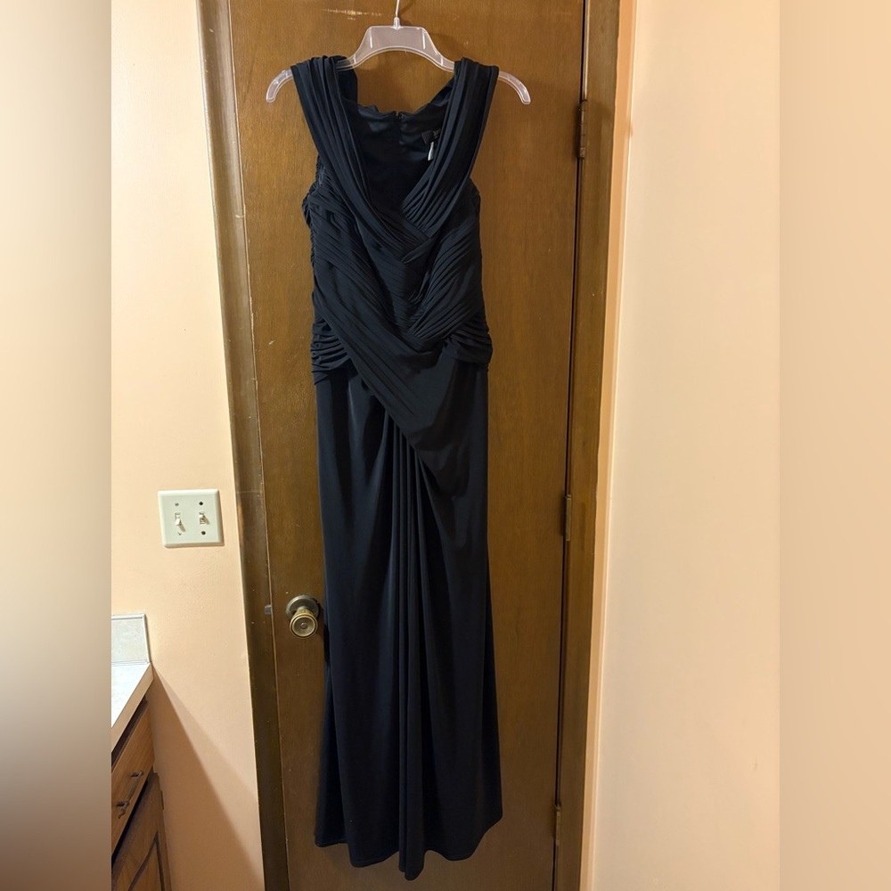 Tadashi Collection Tadashi Shoji Black gathered ruched maxi dress gown